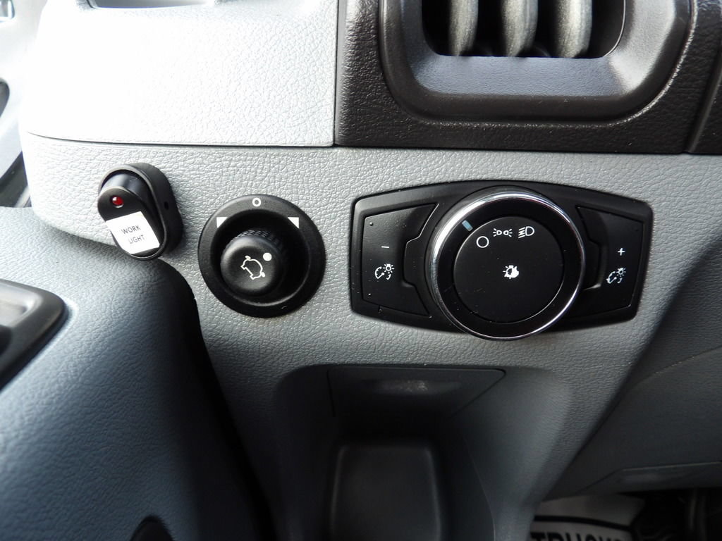 Used 2017 Ford Transit 250 138 RWD image 19