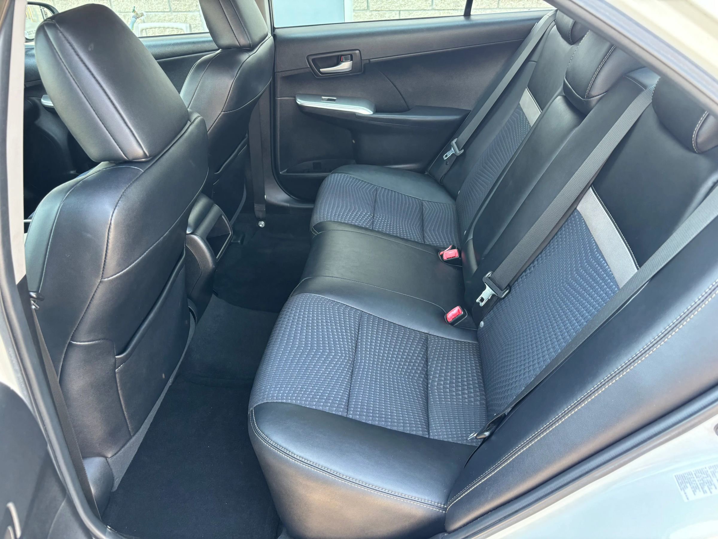 Used 2012 Toyota Camry SE image 12