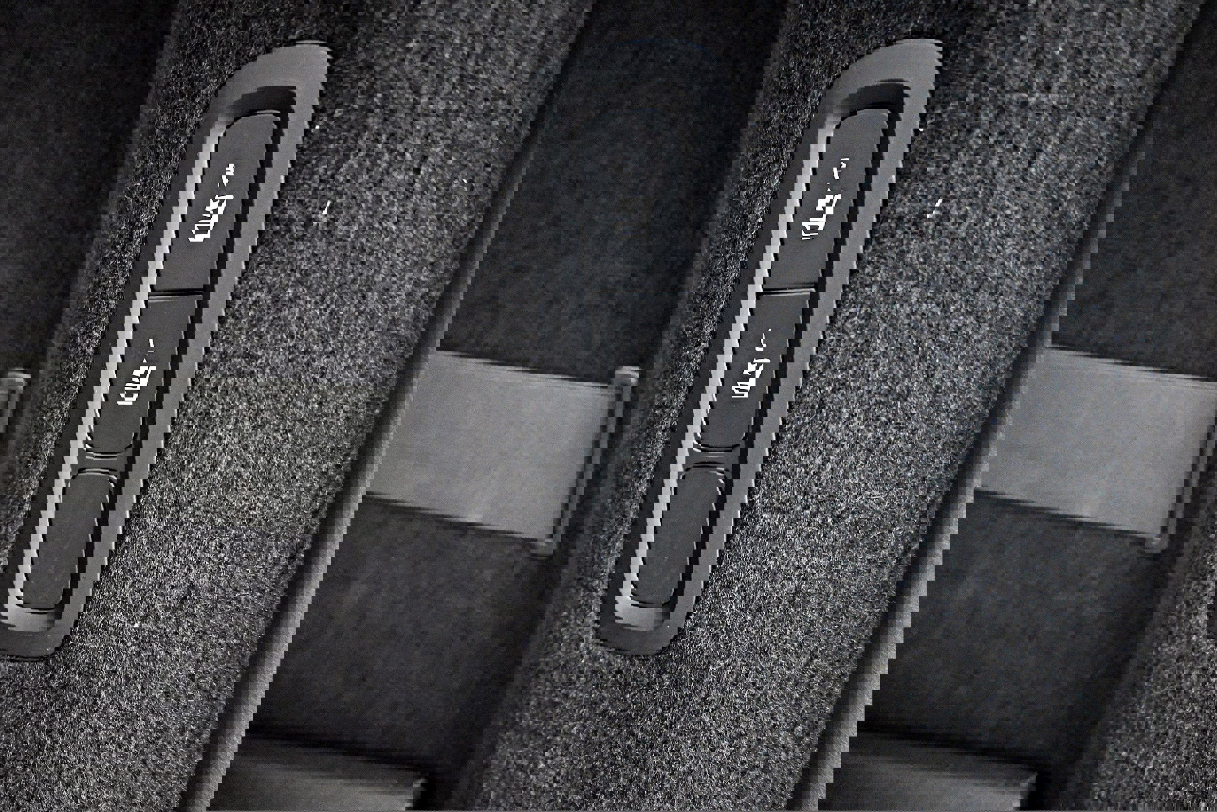 Used 2018 Volvo V90 T6 Cross Country w/ Convenience Package AWD/4WD image 35