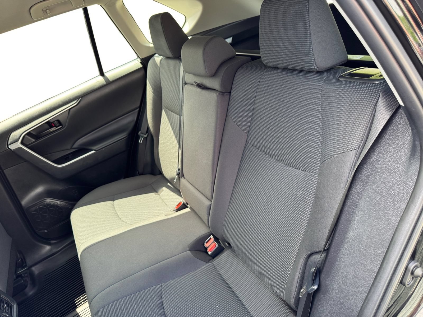 Used 2023 Toyota RAV4 LE AWD/4WD image 8