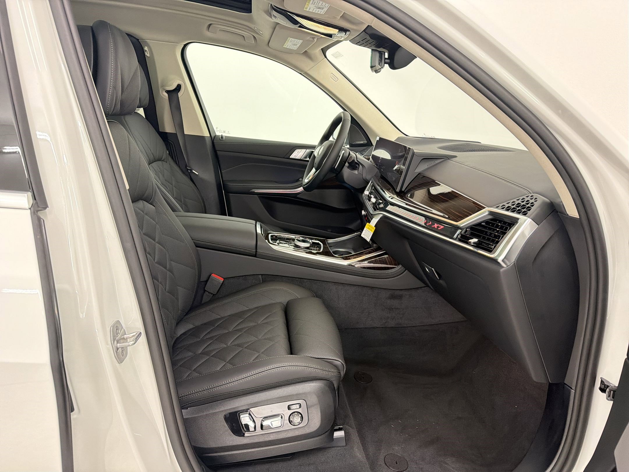 New 2026 BMW X7 xDrive40i w/ Executive Package AWD/4WD image 25