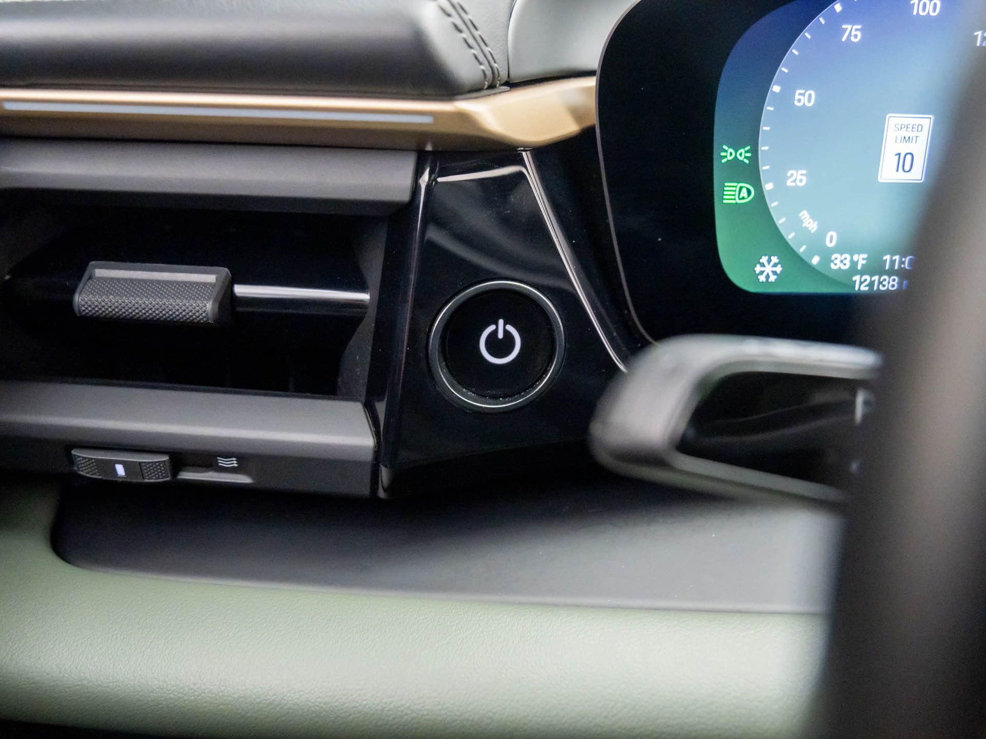 Certified 2024 Porsche Macan 4 Electric image 22