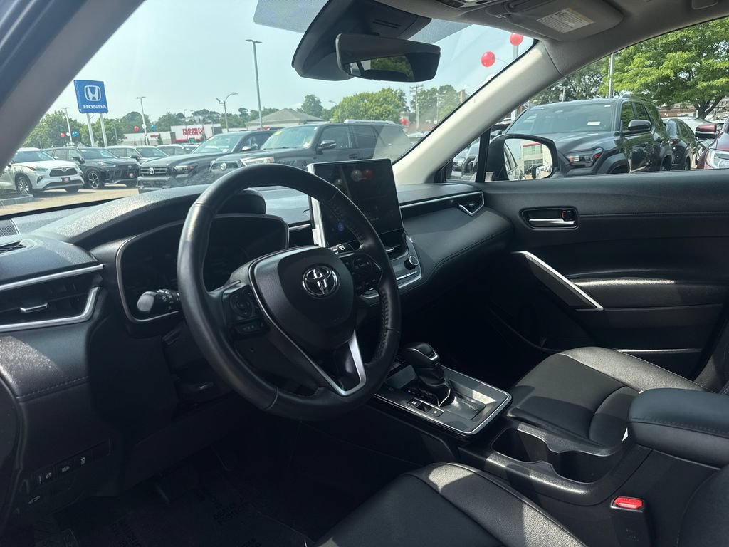 Used 2026 Toyota Corolla Cross XLE w/ Convenience Package AWD/4WD image 15