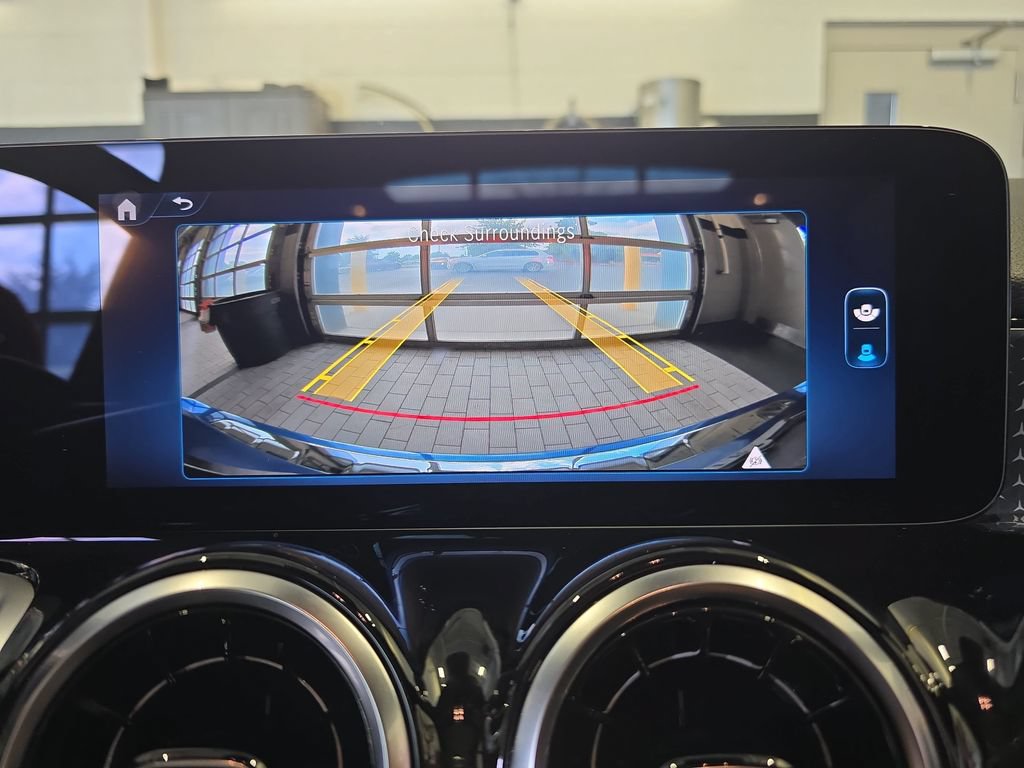 Used 2026 Mercedes-Benz GLB 250 image 25