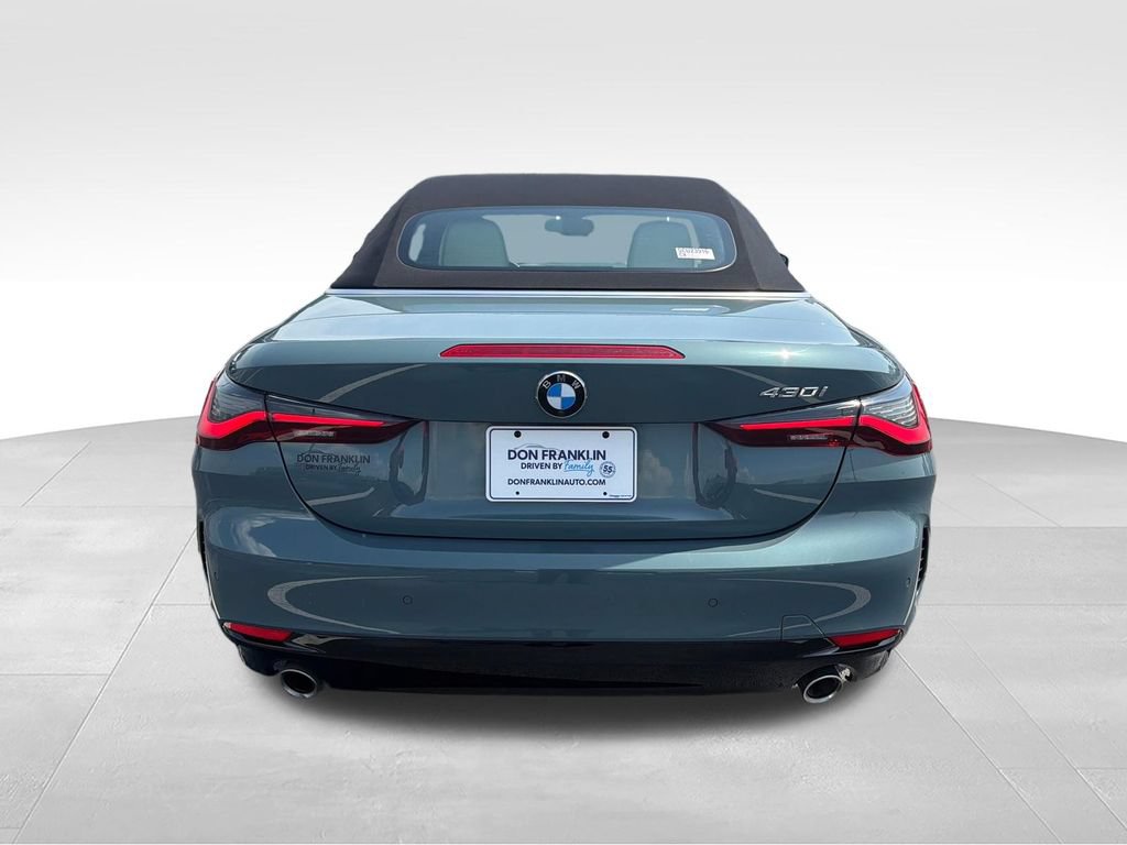 Used 2025 BMW 430i Convertible w/ Premium Package RWD image 4