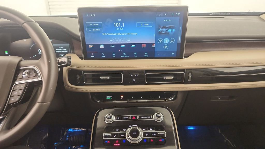 Used 2022 Lincoln Nautilus Reserve image 13