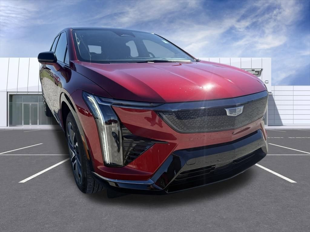 Certified 2025 Cadillac Optiq Sport 2 w/ LPO, Floor Liner Package image 1