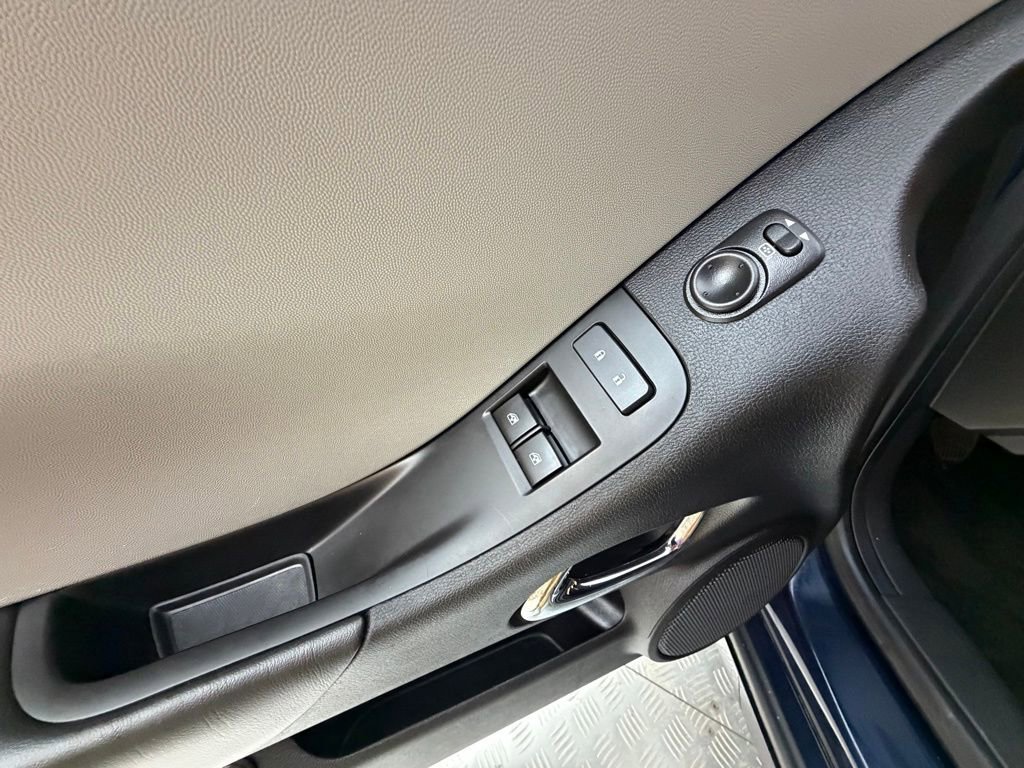 Used 2015 Chevrolet Camaro LS RWD image 22