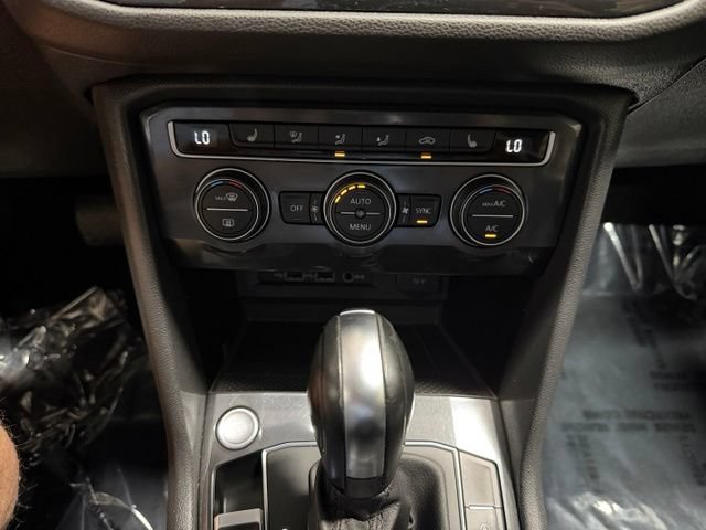 Used 2020 Volkswagen Tiguan SE w/ 3rd Row Seat Package AWD/4WD image 38