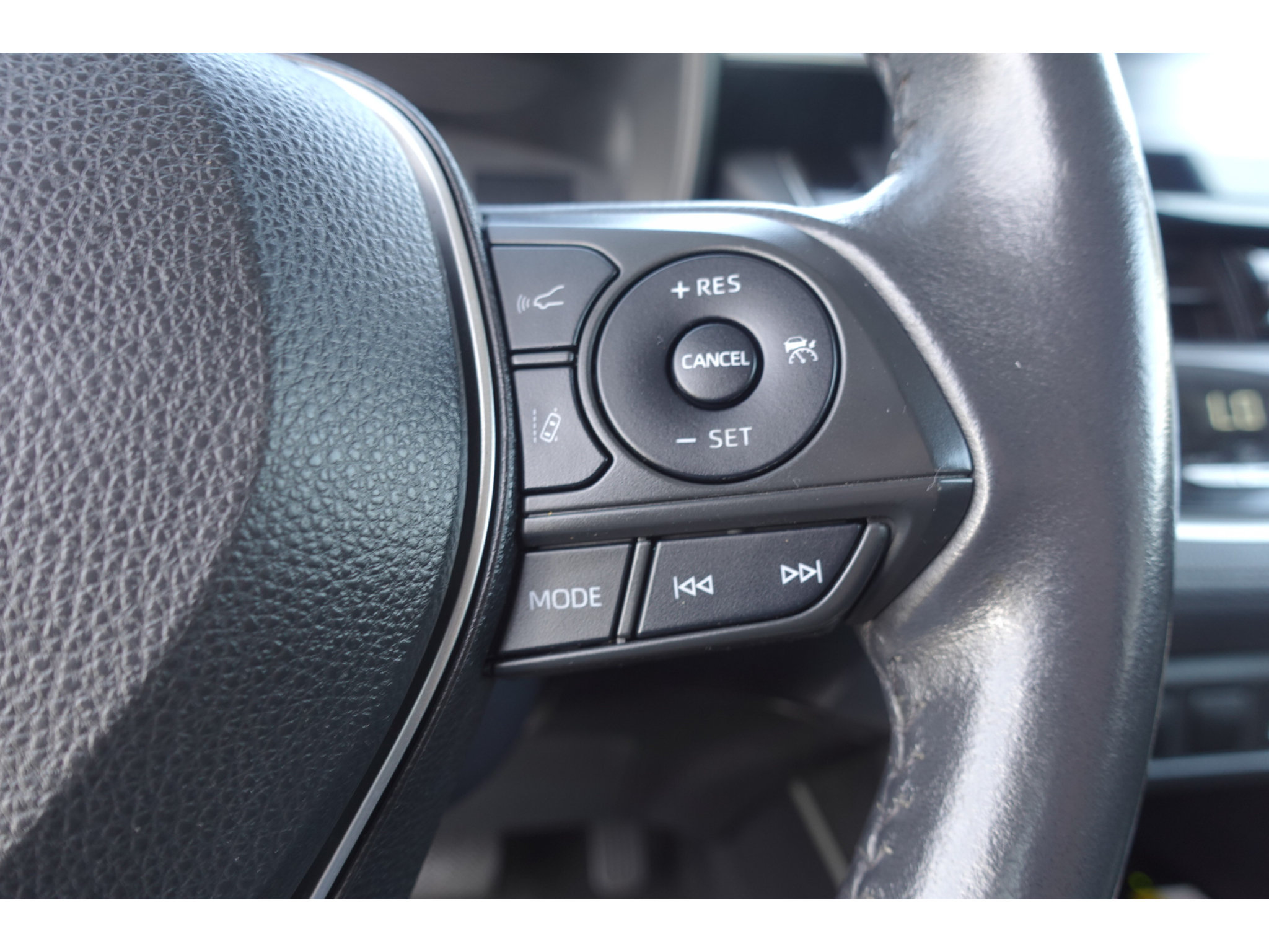 Certified 2022 Toyota Corolla Cross LE AWD/4WD image 15