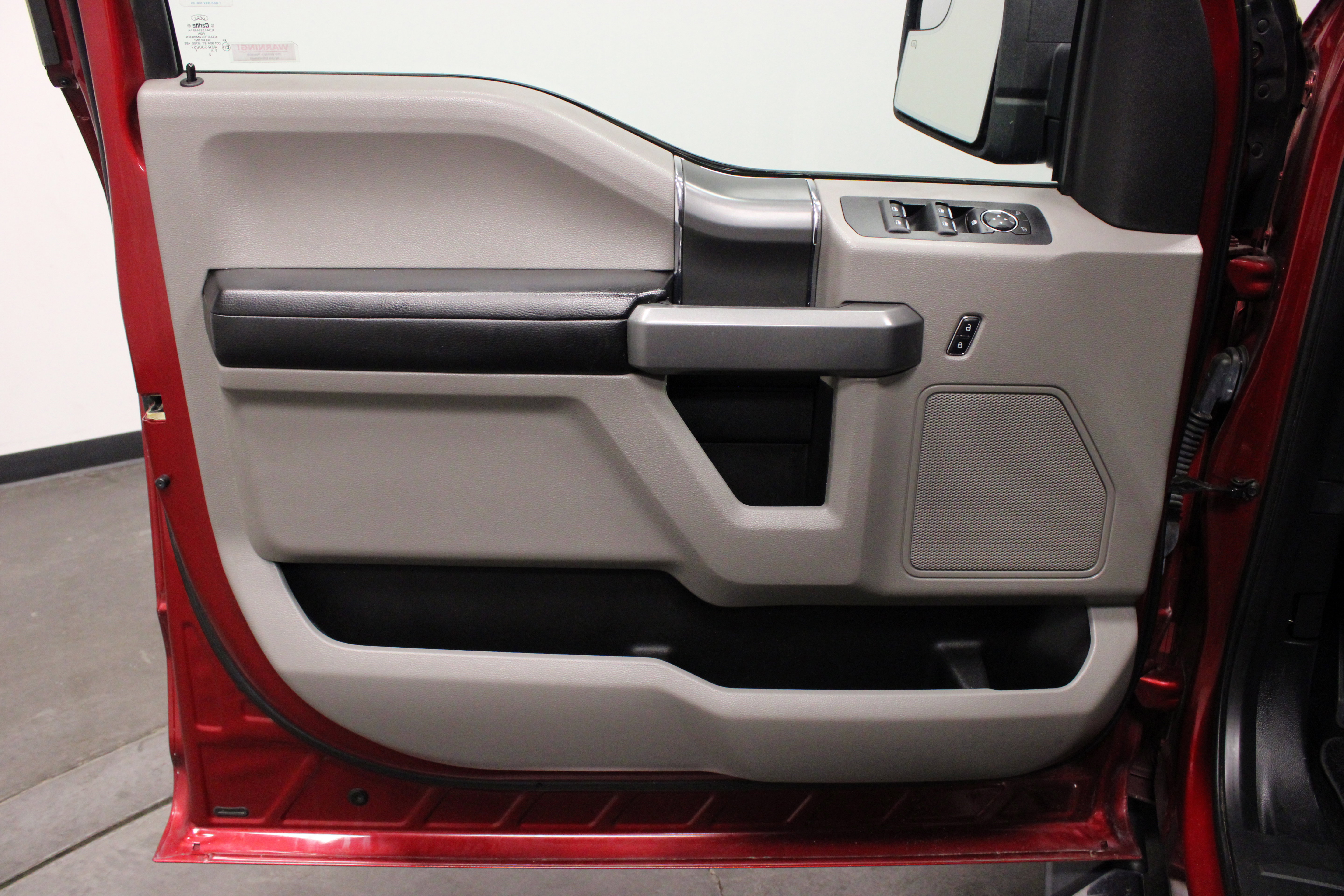Used 2016 Ford F150 XLT w/ Equipment Group 301A Mid RWD image 19