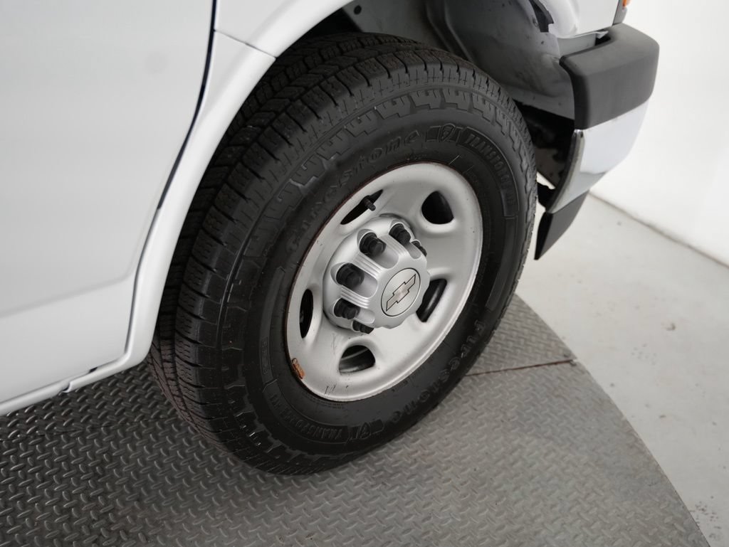 Used 2020 Chevrolet Express 3500 w/ Power Convenience Package RWD image 44
