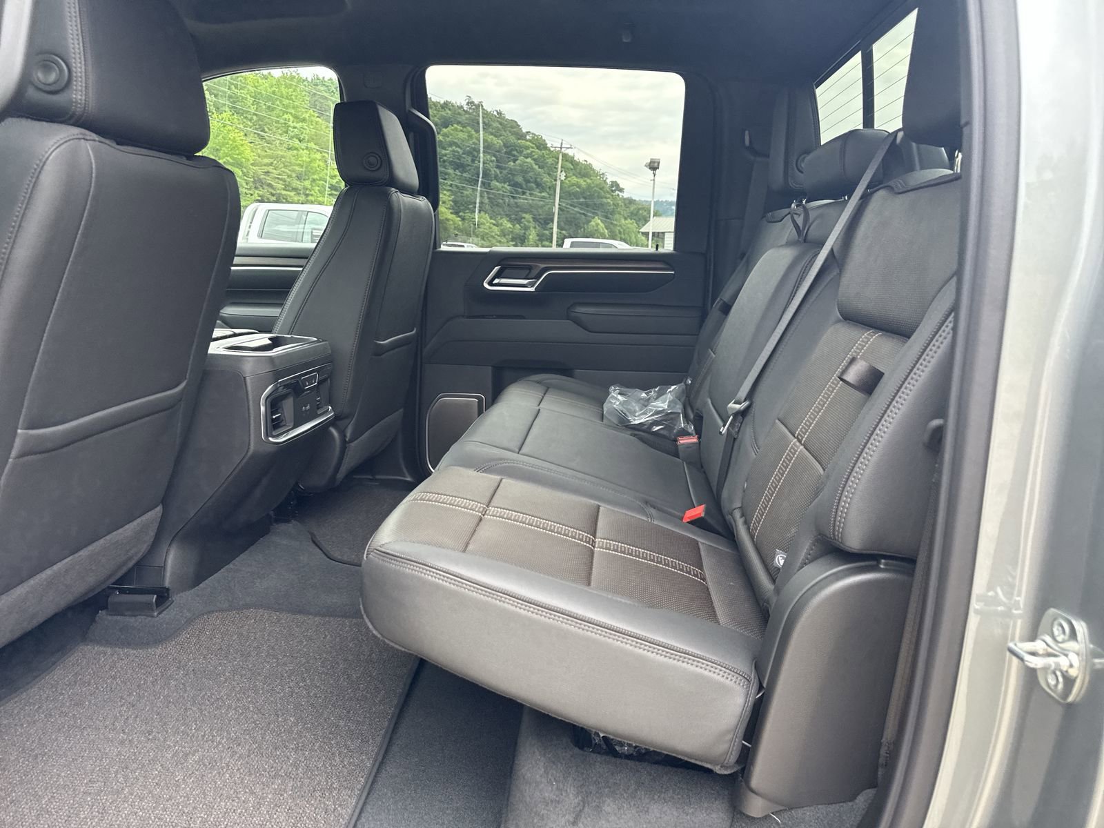New 2026 Chevrolet Silverado 2500 High Country w/ Z71 Off-Road Package AWD/4WD image 21