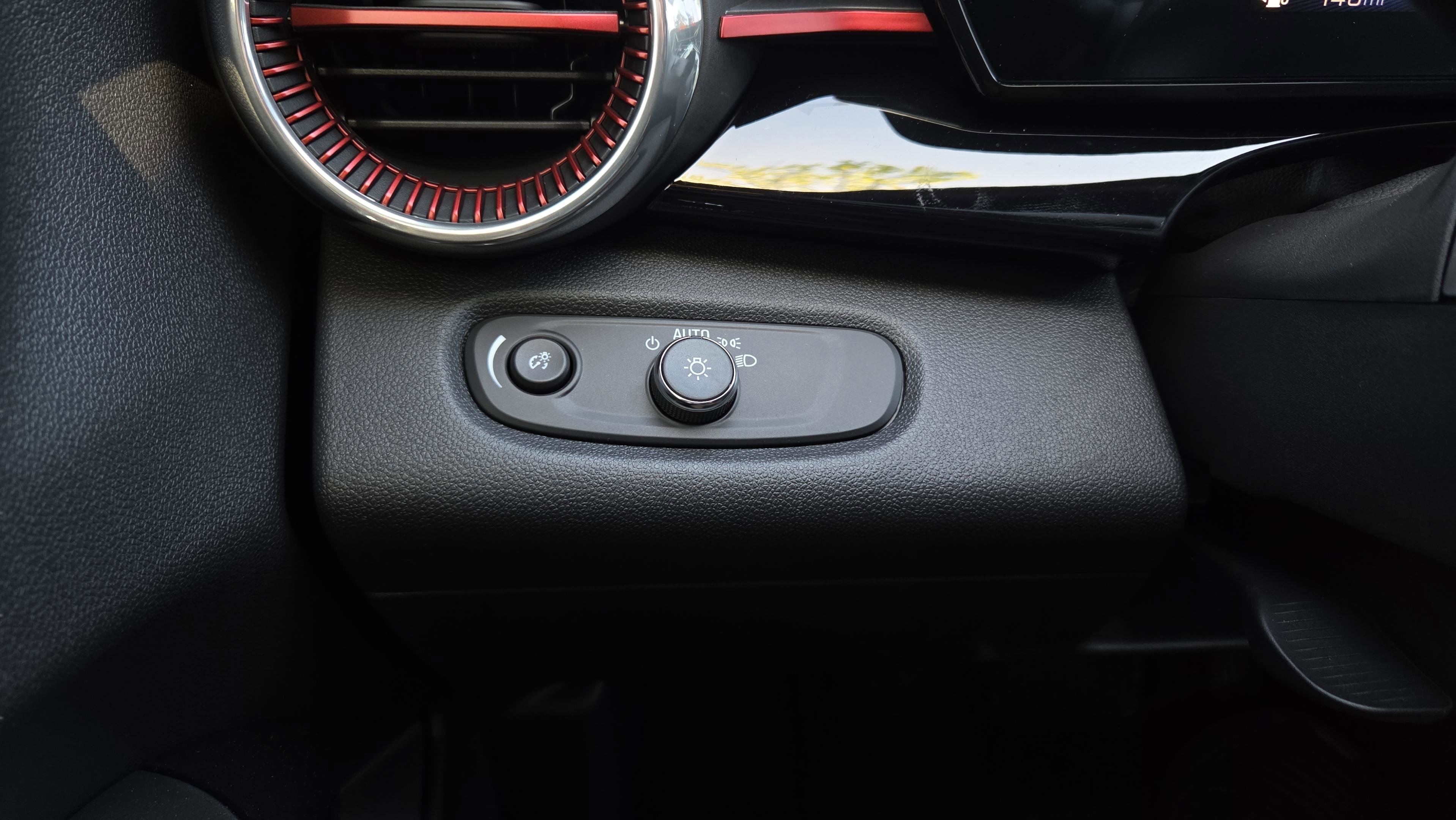 New 2026 Chevrolet Trax RS w/ Driver Confidence Package image 24