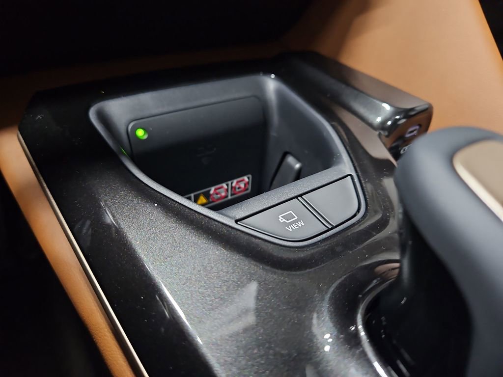 New 2025 Toyota Crown Signia image 22