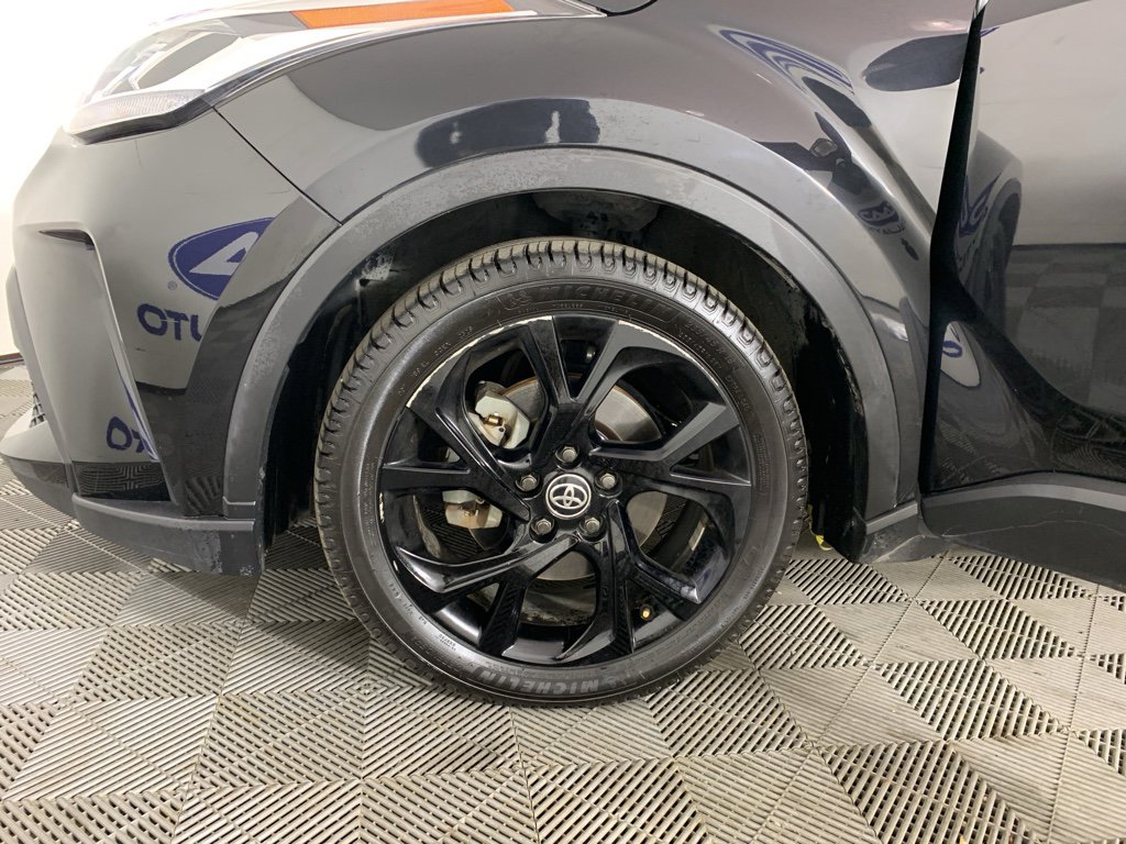 Used 2022 Toyota C-HR Nightshade image 11