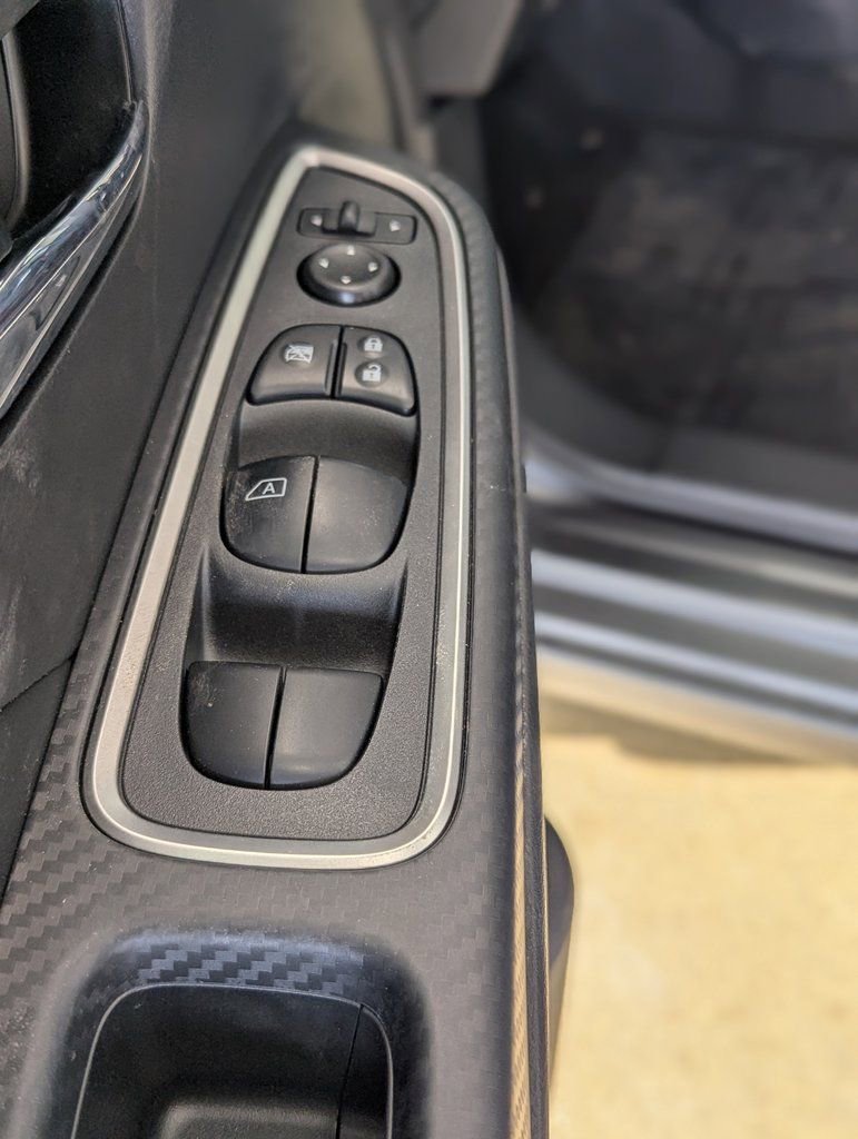 New 2025 Nissan Versa SR w/ Trunk Package image 18