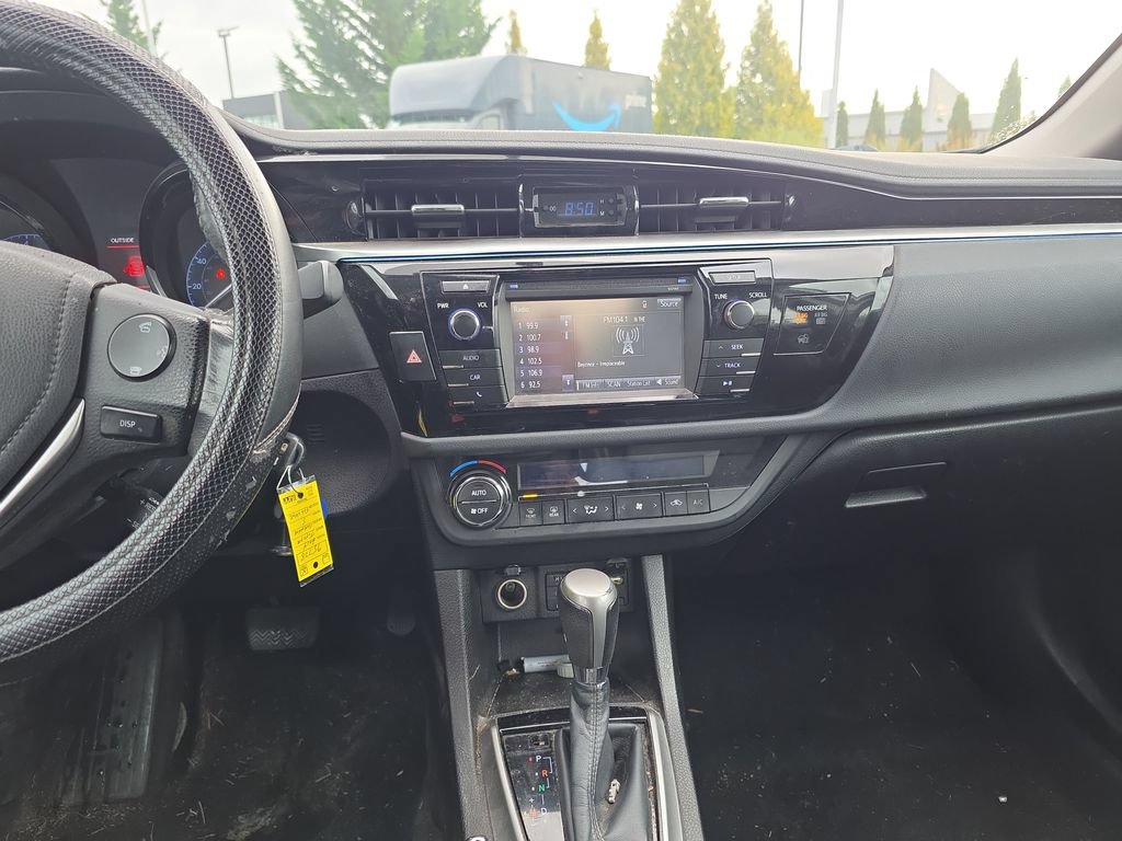 Used 2014 Toyota Corolla S Premium FWD image 23