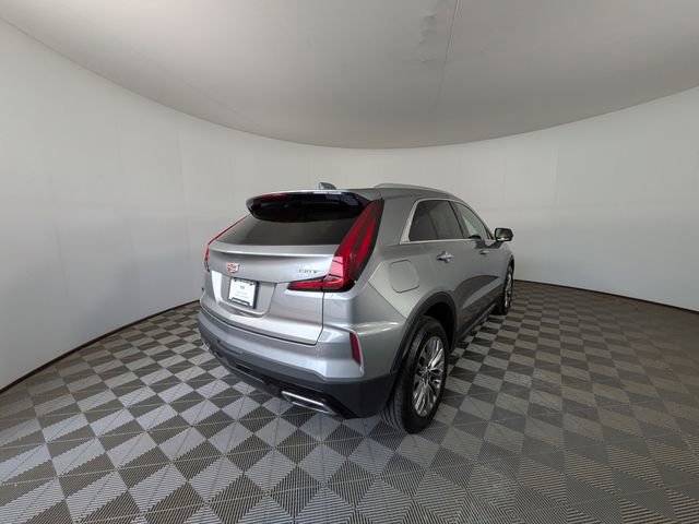 Used 2025 Cadillac XT4 Premium Luxury FWD image 2