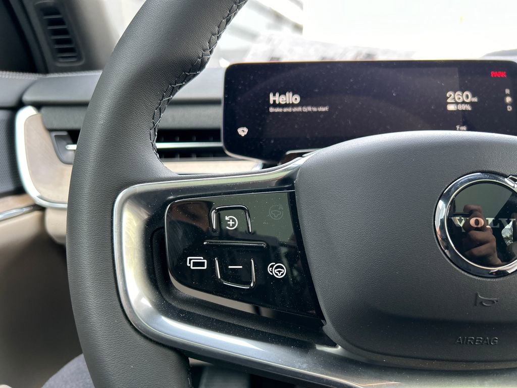 New 2026 Volvo EX90 Plus AWD/4WD image 13