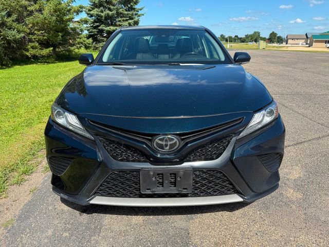 Used 2019 Toyota Camry XSE image 4