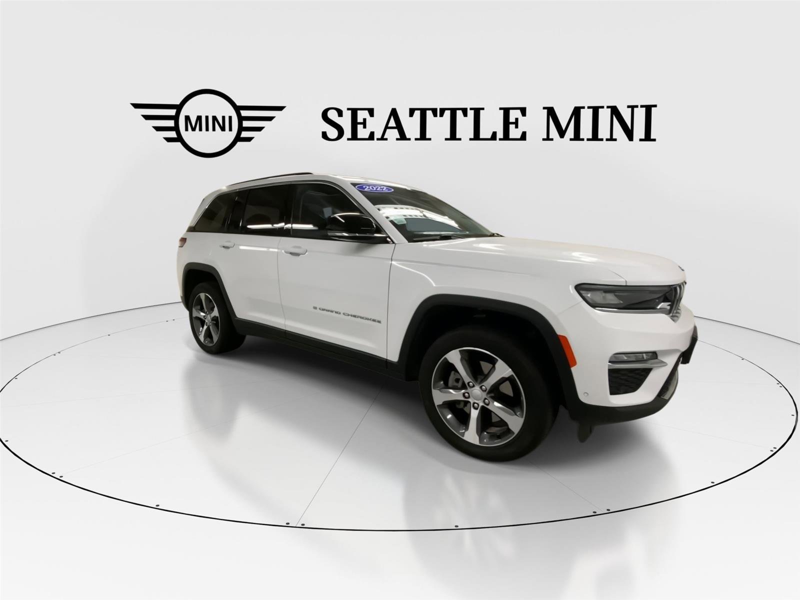 Used 2022 Jeep Grand Cherokee Limited 4xe w/ Luxury Tech Group II image 2