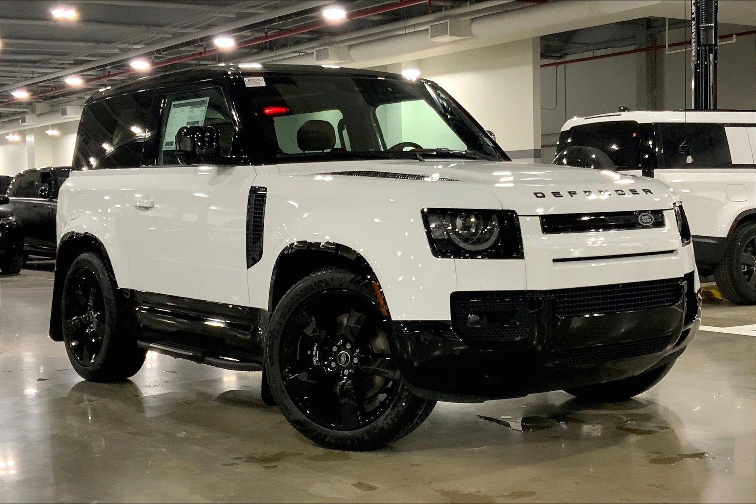 Used 2025 Land Rover Defender 90 V8 image 2