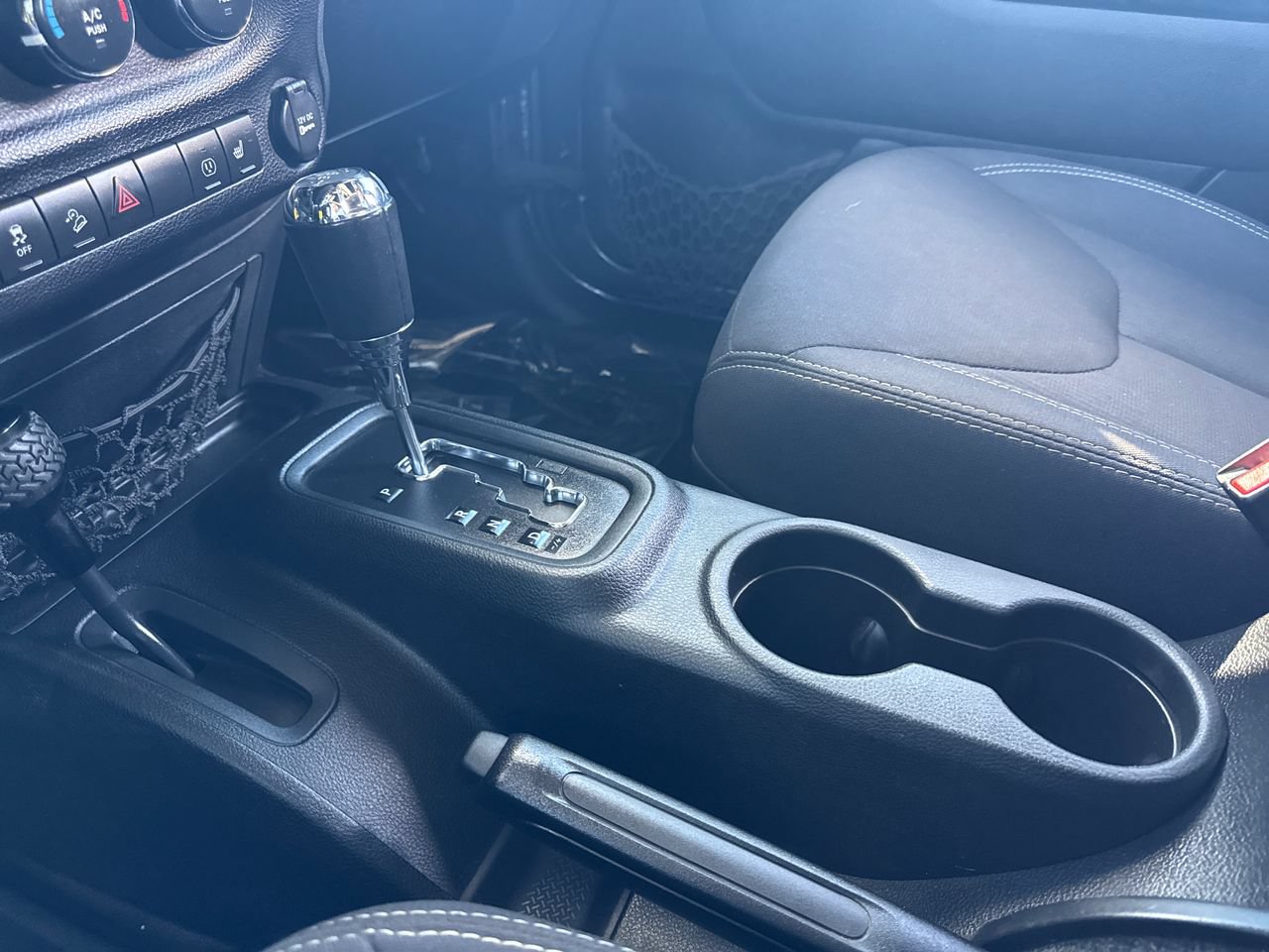 Used 2017 Jeep Wrangler Unlimited Rubicon w/ Cold Weather Group AWD/4WD image 19