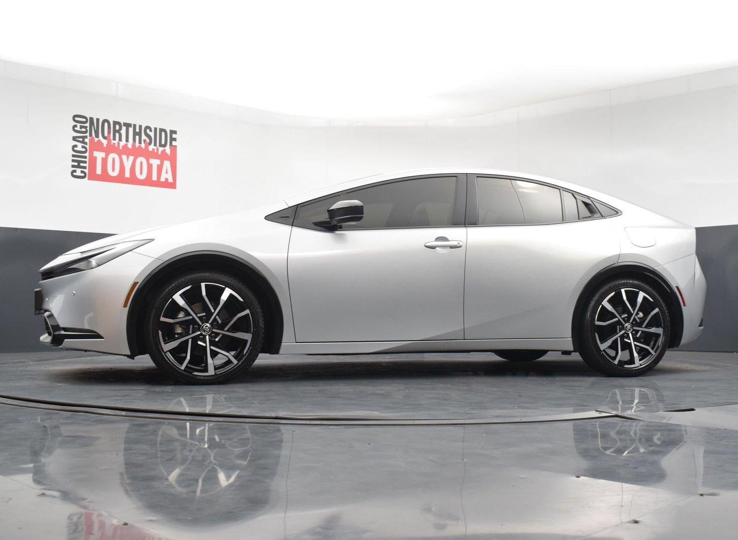 Used 2026 Toyota Prius Plug-In Hybrid FWD image 27