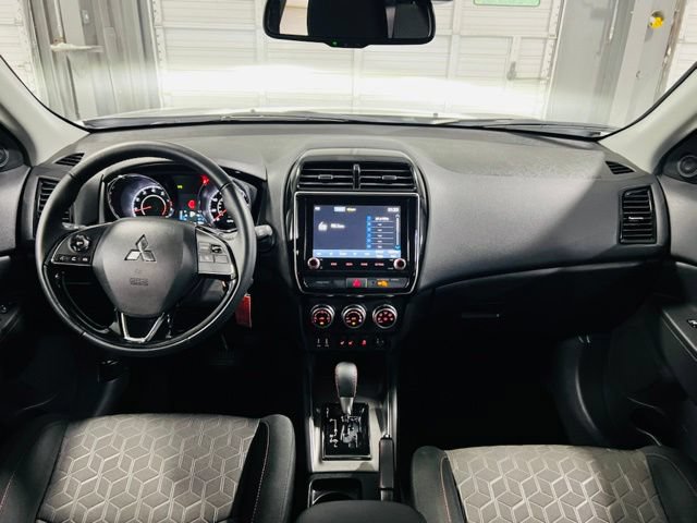 Used 2026 Mitsubishi Outlander Sport LE AWD/4WD image 4