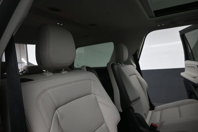 Certified 2025 Lincoln Navigator Reserve AWD/4WD image 29