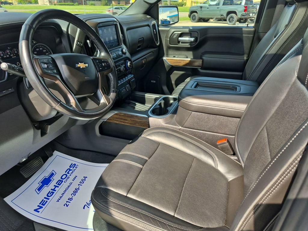 Used 2019 Chevrolet Silverado 1500 High Country w/ Technology Package AWD/4WD image 9