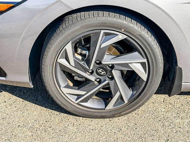 Used 2025 Hyundai Elantra SEL FWD image 10