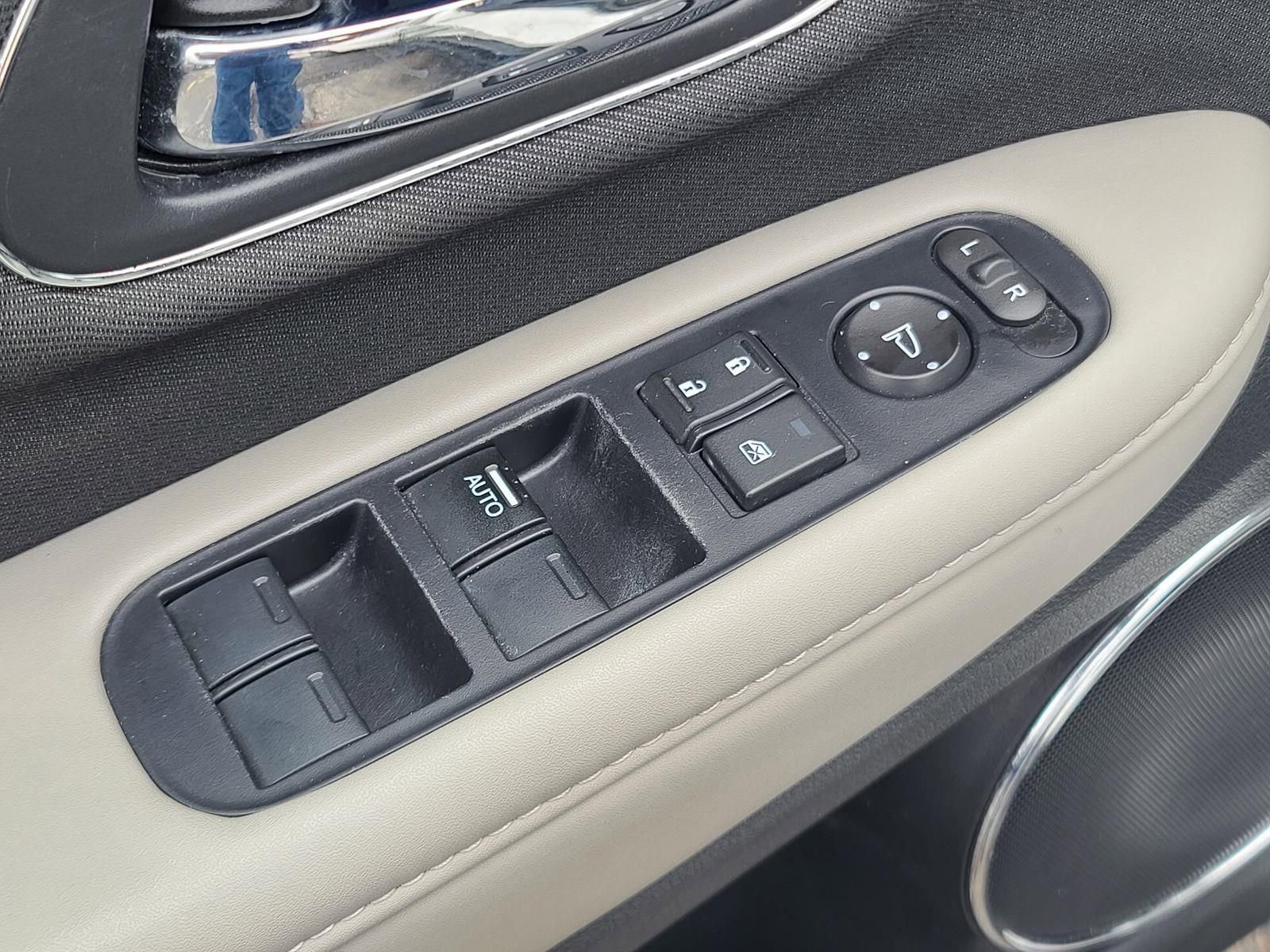 Used 2021 Honda HR-V EX image 11