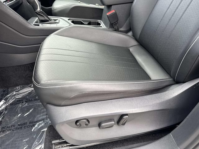 Certified 2023 Volkswagen Tiguan SE R-Line FWD image 16