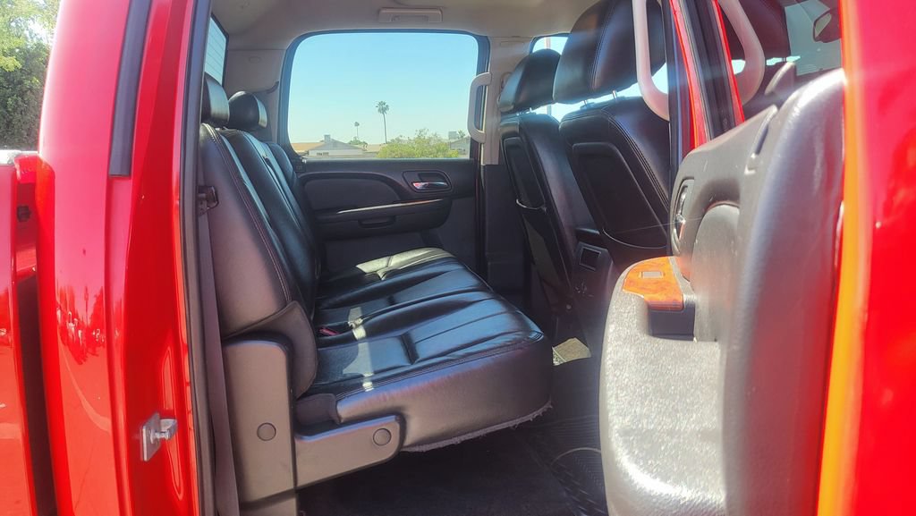 Used 2011 GMC Sierra 2500 SLT w/ SLT Convenience Package AWD/4WD image 18