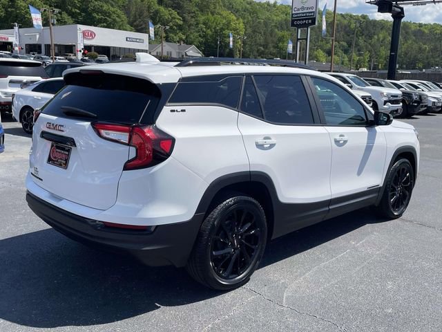 Used 2023 GMC Terrain SLE w/ Driver Convenience Package FWD image 4