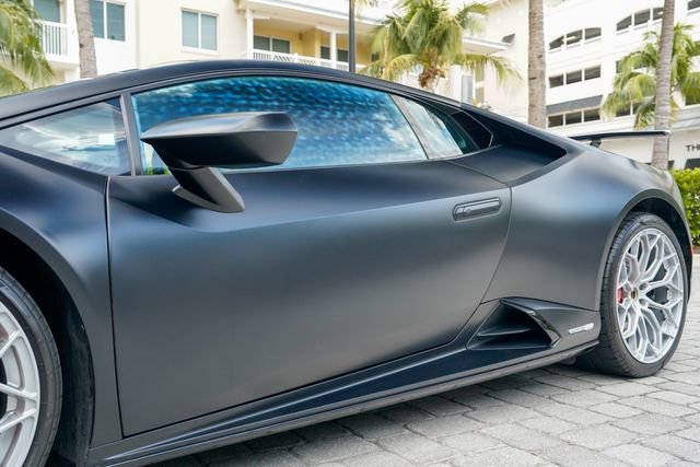 Used 2022 Lamborghini Huracan EVO image 11