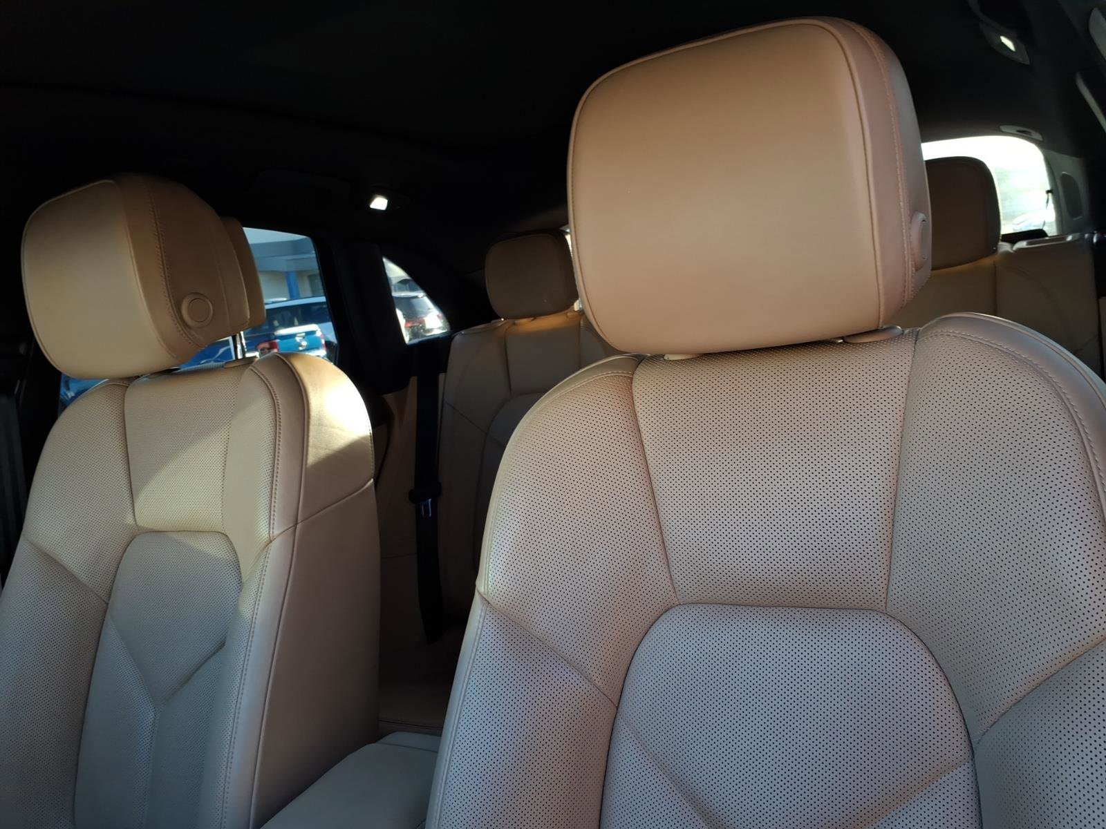 Used 2021 Porsche Macan Base image 14