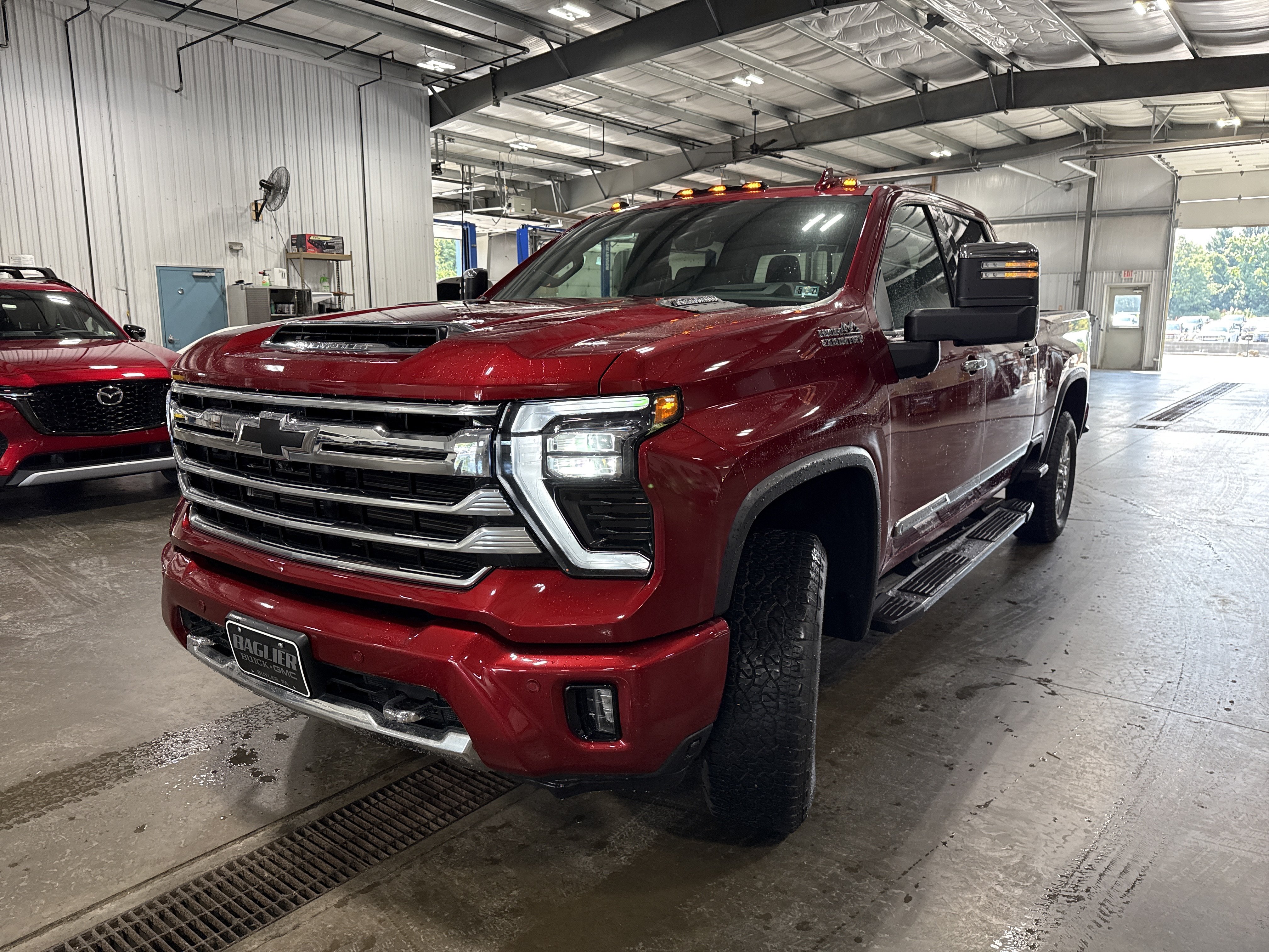 Used 2025 Chevrolet Silverado 2500 High Country w/ Technology Package AWD/4WD image 8