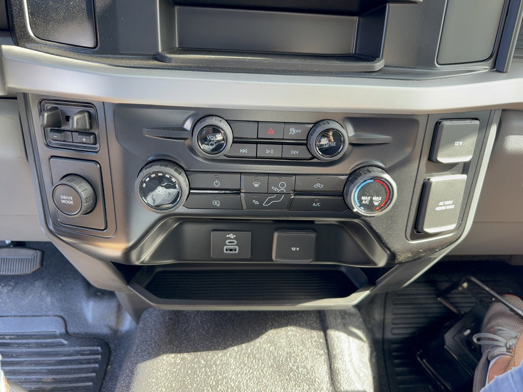 New 2026 Ford F600 2WD Regular Cab Super Duty w/ XL Chrome Package image 20