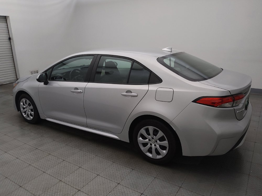 Used 2022 Toyota Corolla LE FWD image 3