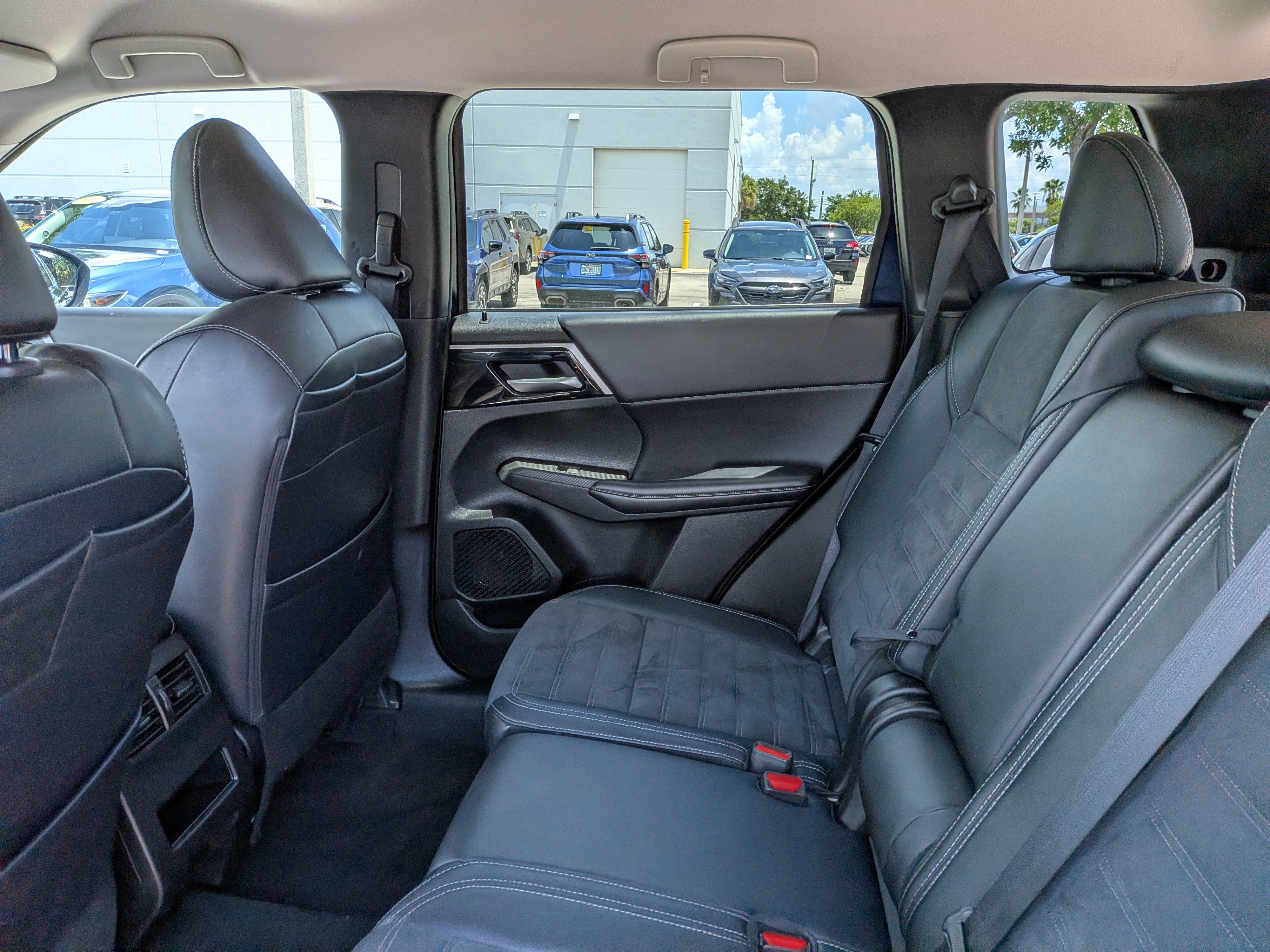 Used 2024 Mitsubishi Outlander SE Black Edition AWD/4WD image 15