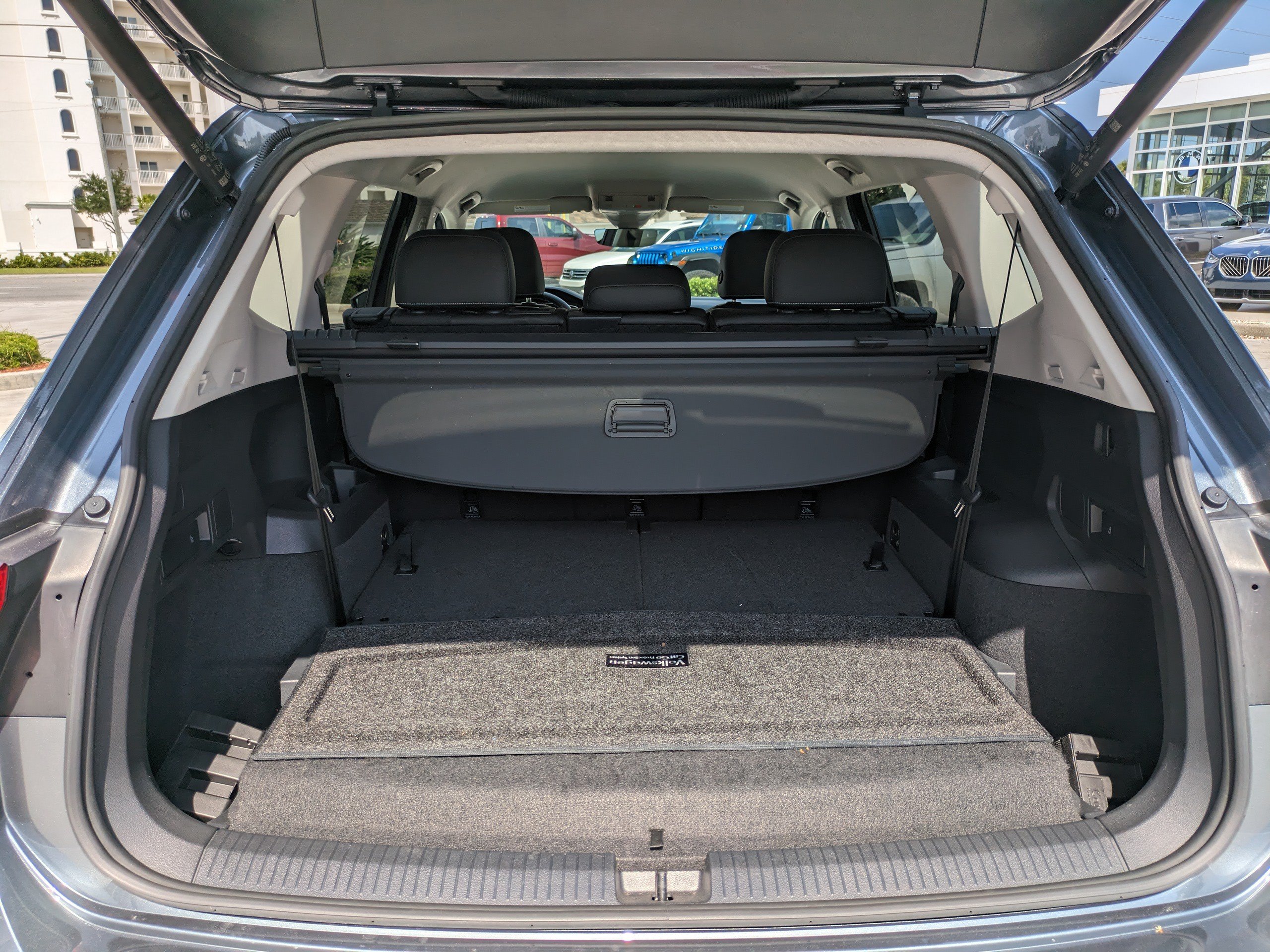 Certified 2023 Volkswagen Tiguan SE FWD image 13