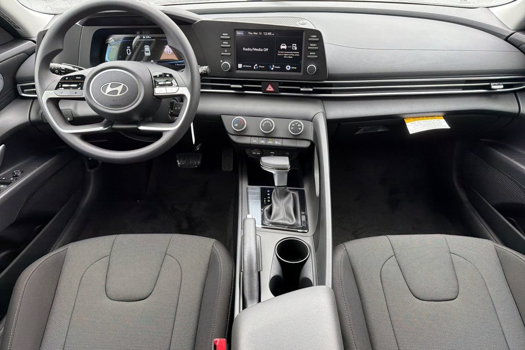 Certified 2026 Hyundai Elantra SE FWD image 11