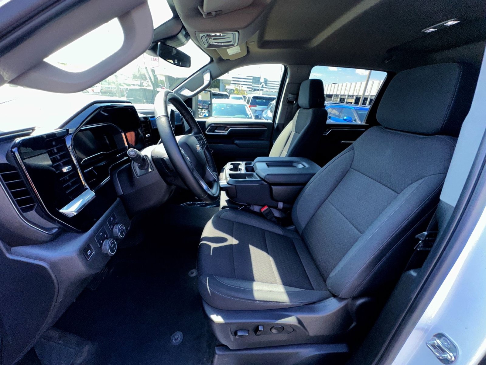 Used 2025 Chevrolet Silverado 2500 LT w/ Convenience Package AWD/4WD image 13