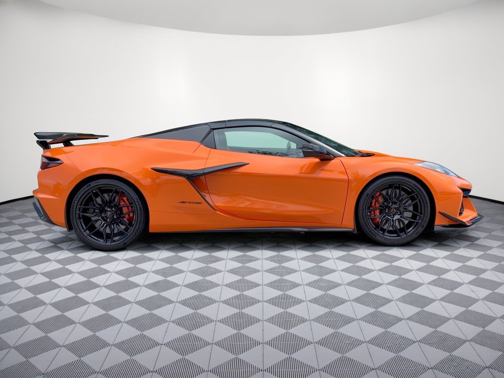 Certified 2023 Chevrolet Corvette Z06 w/ Z07 Performance Package RWD image 8
