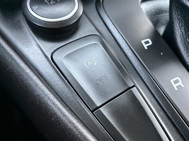 Certified 2018 Ford Focus SE w/ SE Appearance Package image 27