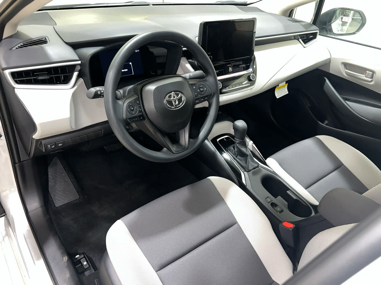 New 2026 Toyota Corolla LE w/ LE Premium Package FWD image 11