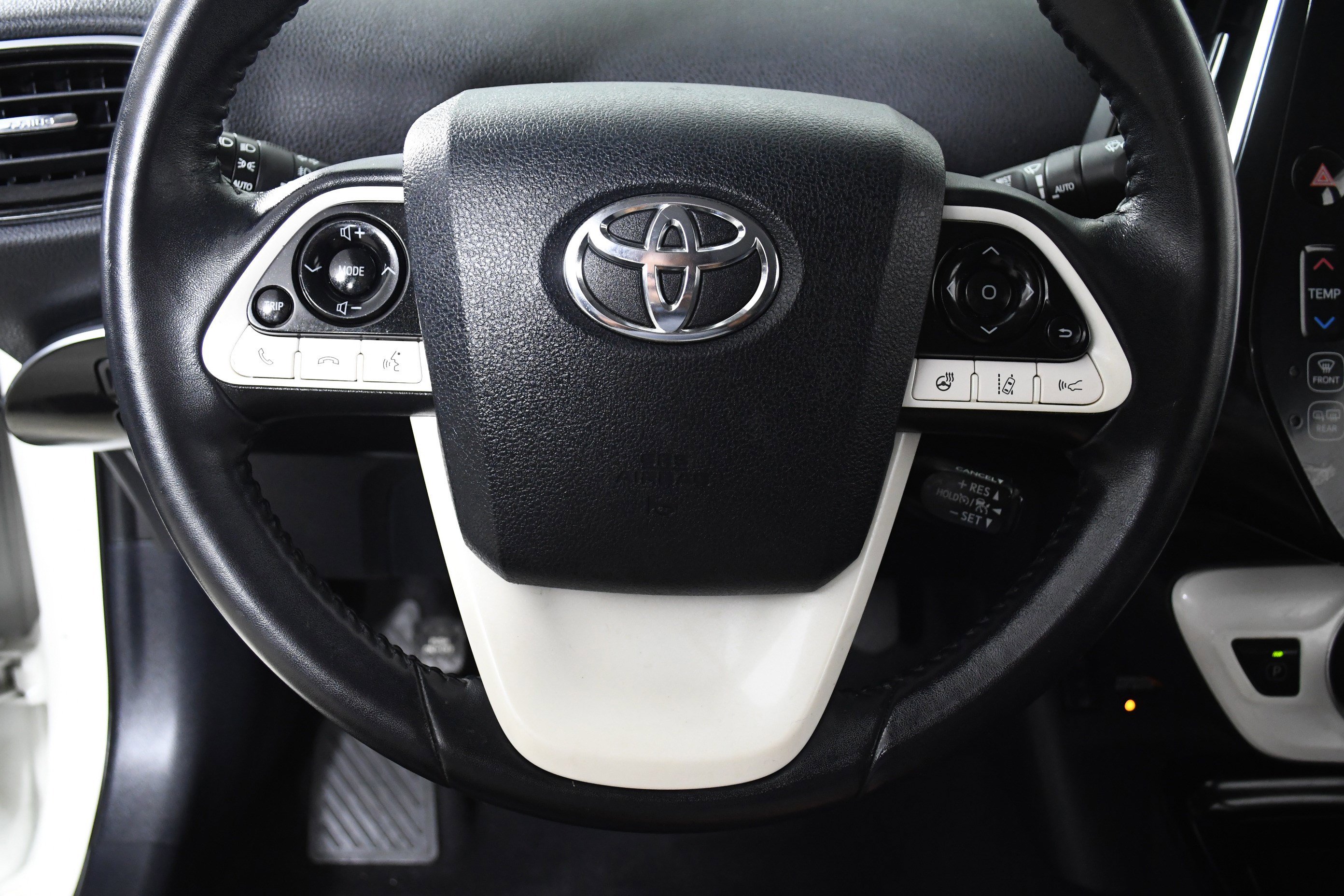 Used 2017 Toyota Prius Prime Advanced image 10